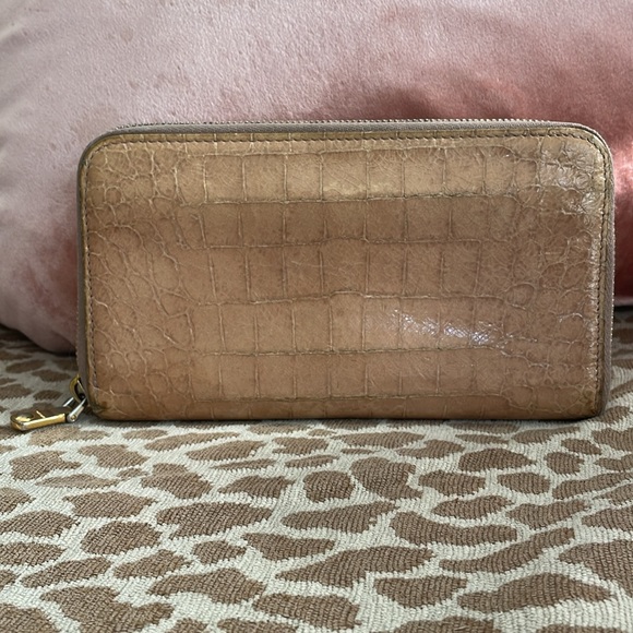 Miu Miu Pale Pink Crocodile Continental Wallet Zip Around As Is. - Picture 3 of 8